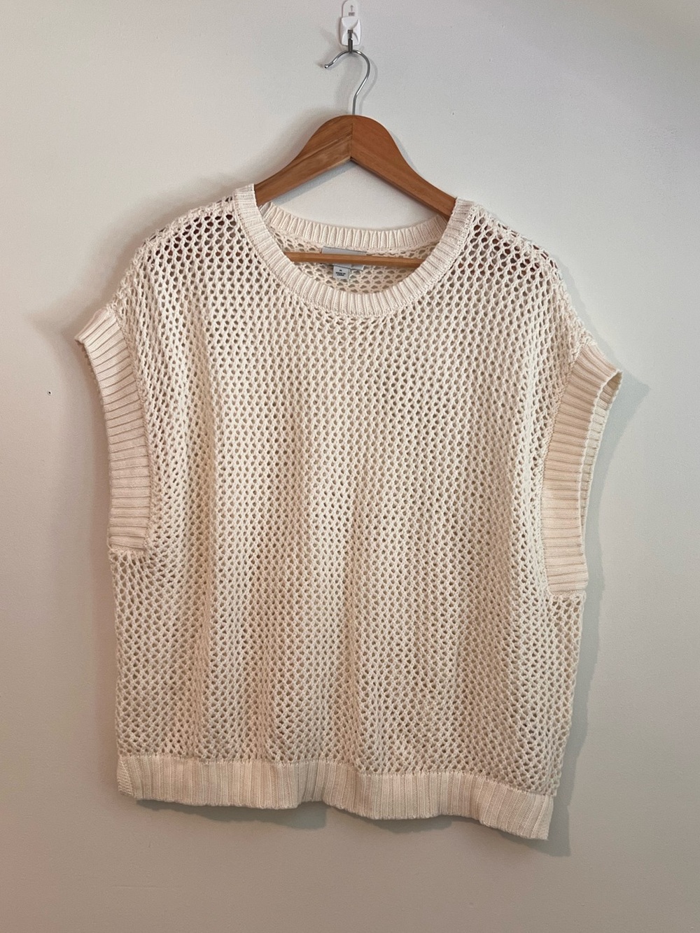 NWOT CeCe Cream Open-Weave Sleeveless Crewneck Sweater